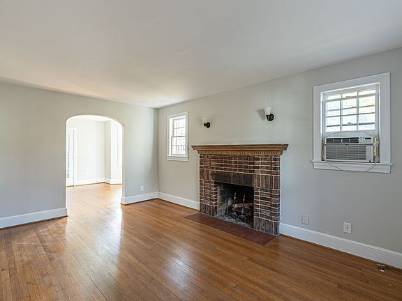 3rd image of 1038 18th St S #1