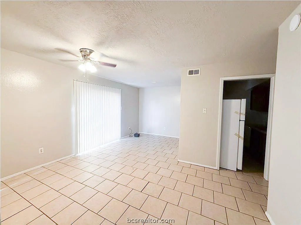 2 bed, 770 sqft, $875 — Photo 2
