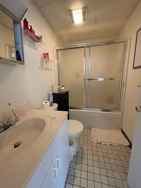 79 Essex St #76