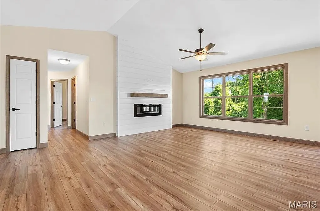 4 bed, 2046 sqft, $2,500 — Photo 4
