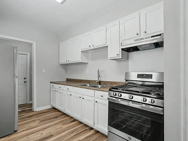 2517 Hale St #A — Photo 3