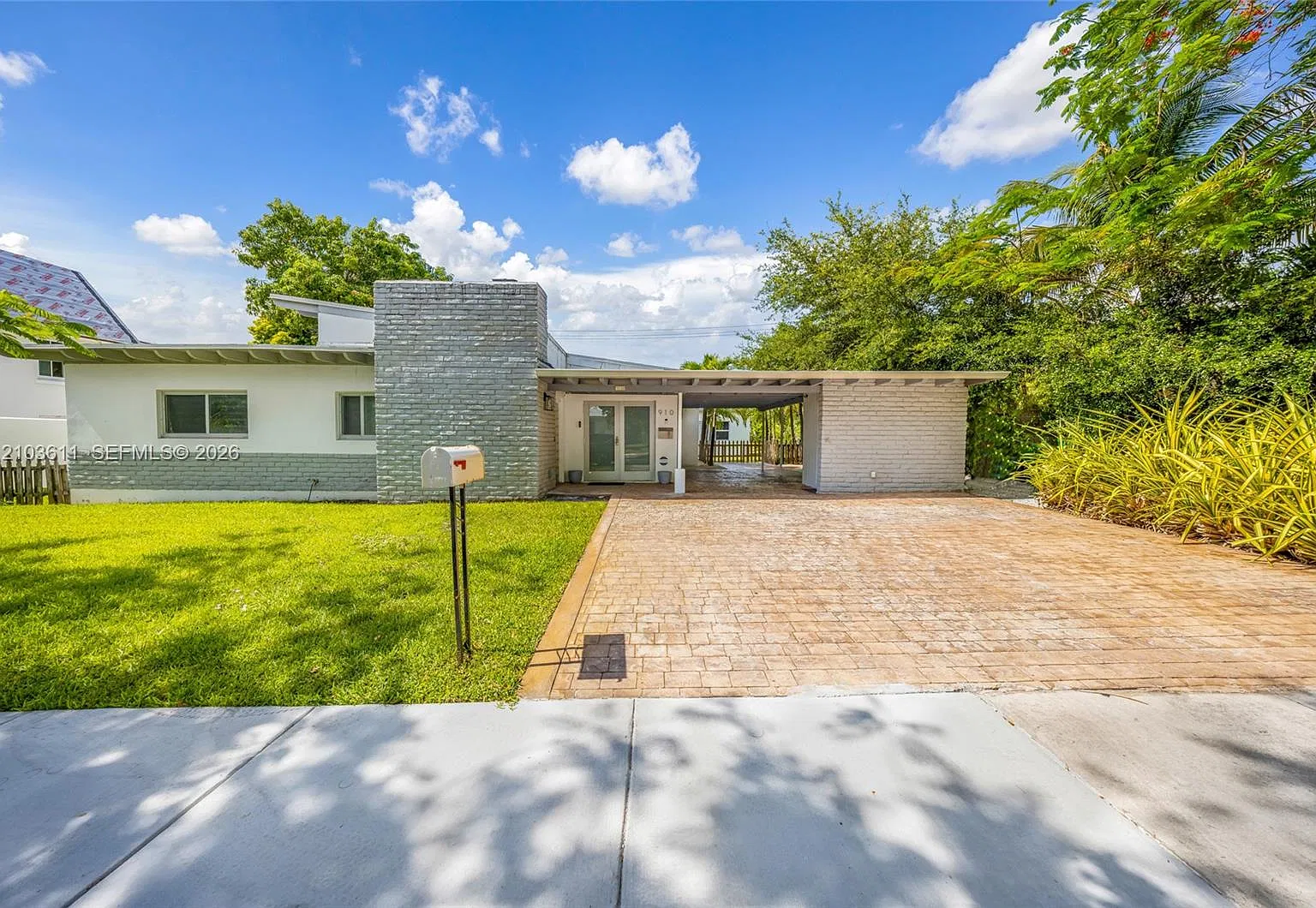 Shorecrest — Photo 2