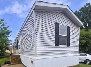 98 Hidden Lake Dr, Leonard, MI 48367
