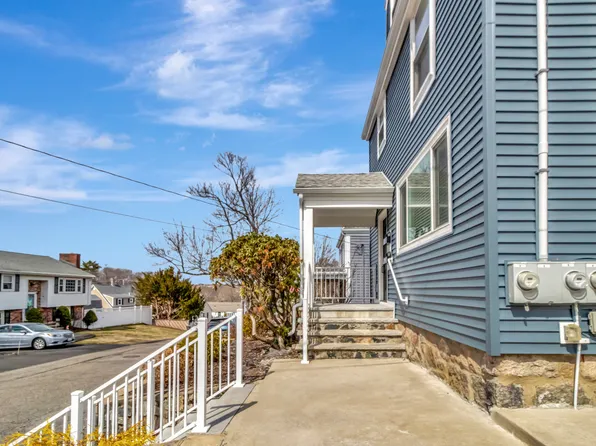 10 Oak St Unit 2, Saugus, MA 01906