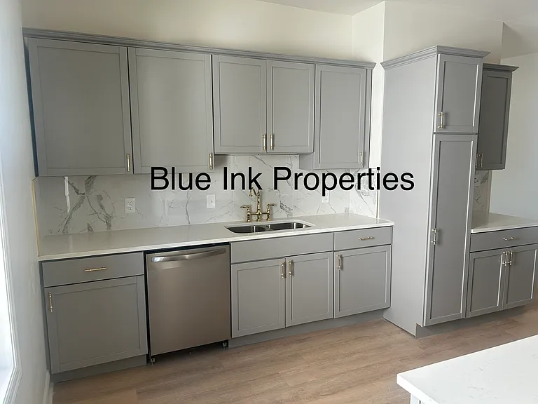 326 E 3rd St — Photo 8