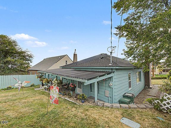 5th image of 247 Hillside Ave