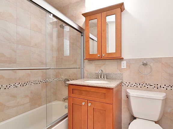 5th image of 101 Gedney St #B5e917a25