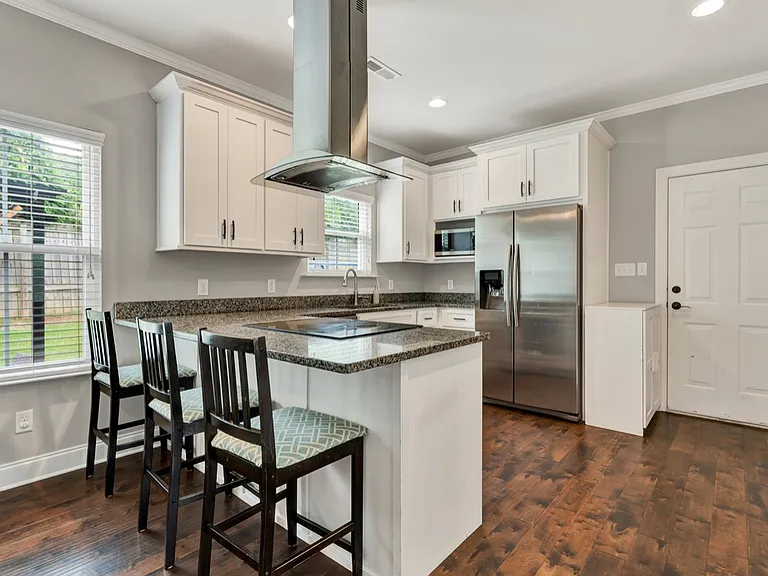 194 Neely Cir NE — Photo 4