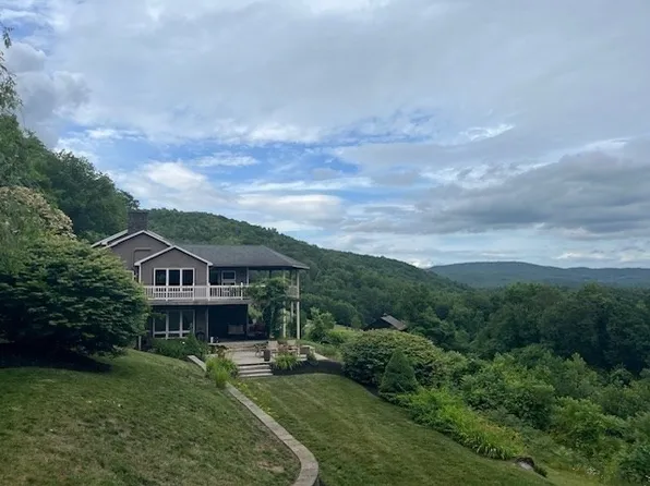 151 Smead Hill Rd, Greenfield, MA 01301