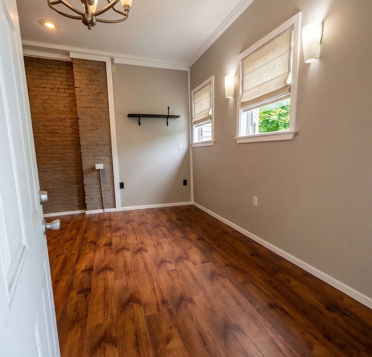 Studio, 700 sqft, $700 — Photo 2