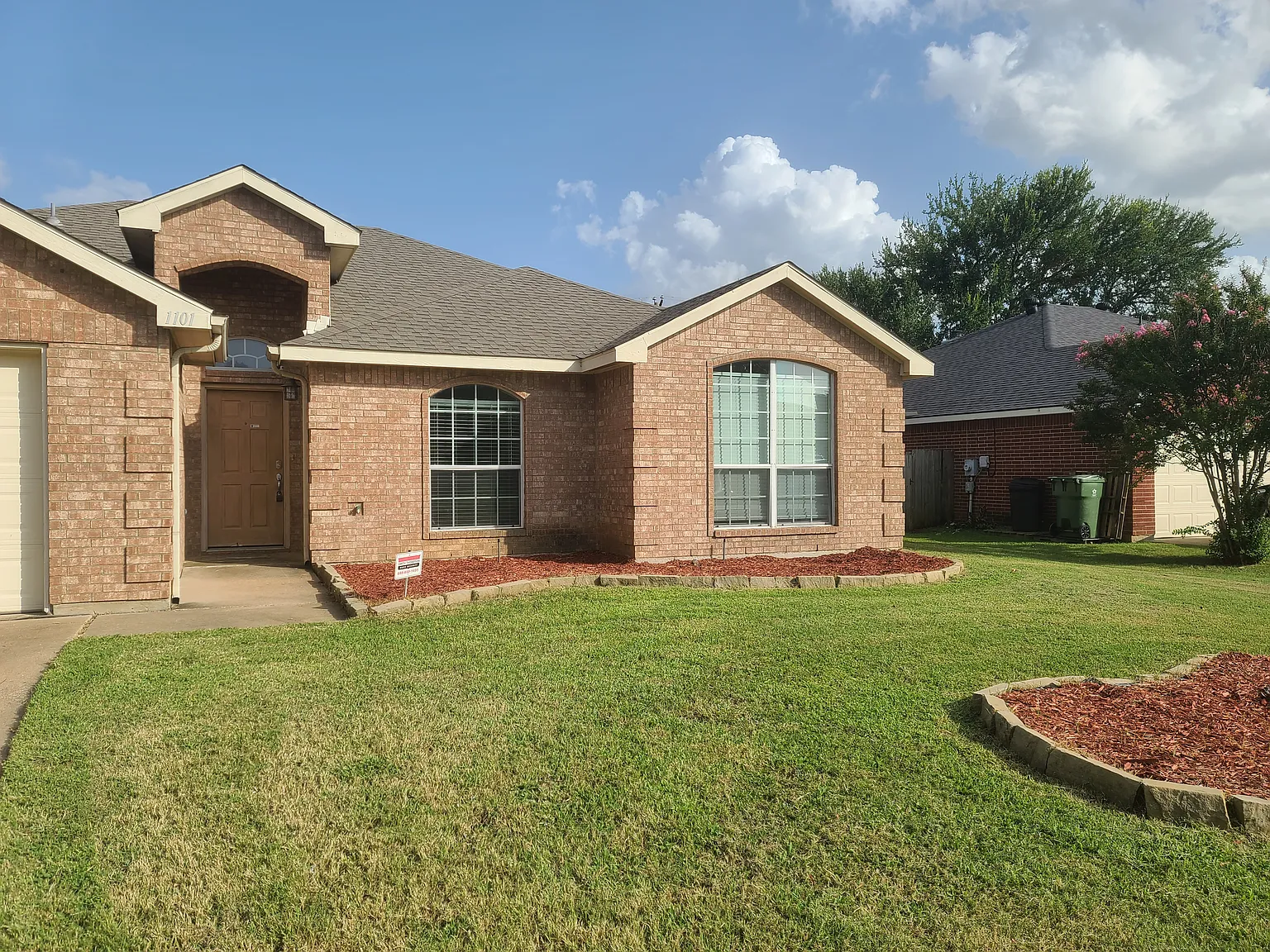 3 bed, 1674 sqft, $2,350 — Photo 2