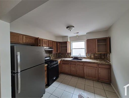 3rd image of 285 S 6th St #2