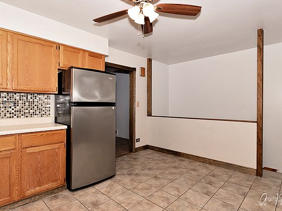 5th image of 38 Woodland Ave