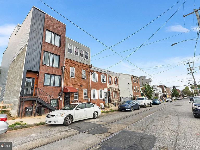 647 N 41st St #C — Photo 2