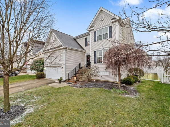 803 Kensington Dr, Thorofare, NJ 08086