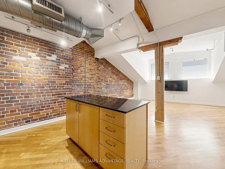 81A Front St E #417 — Photo 11
