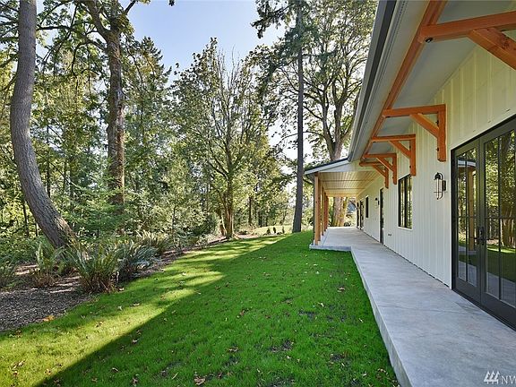 4th image of 9781 NE Sunny Hill Cir