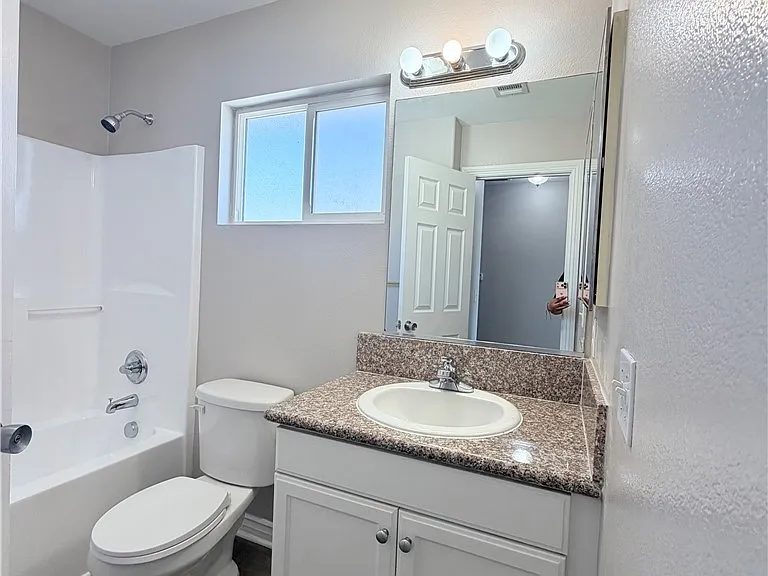 215 N Spruce Ave — Photo 12