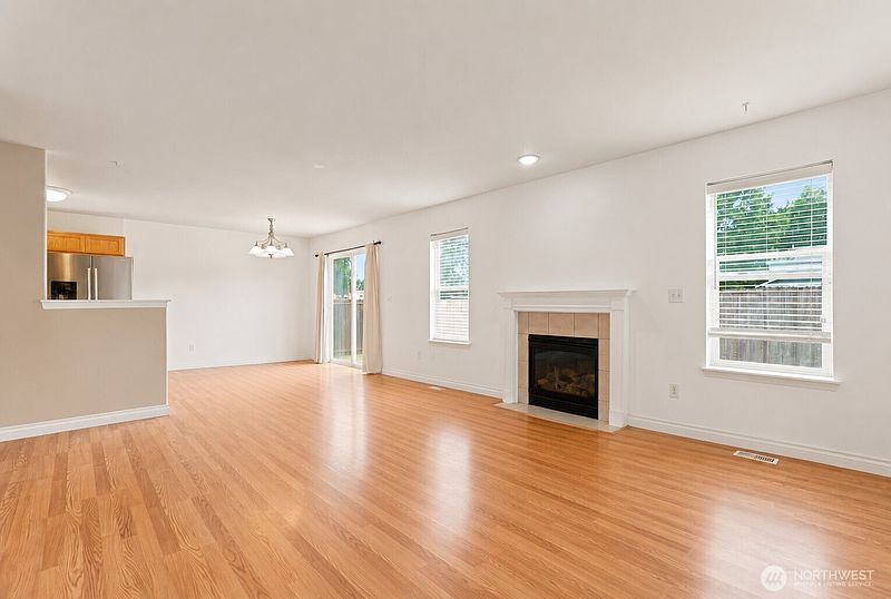 5th image of 3815 184th Street E