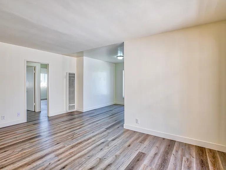 3425 Club Dr. — Photo 11