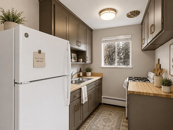 2nd image of 2250 S Josephine St APT 3