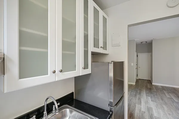 Rented by Cooper & Cooper Real Estate | media 8