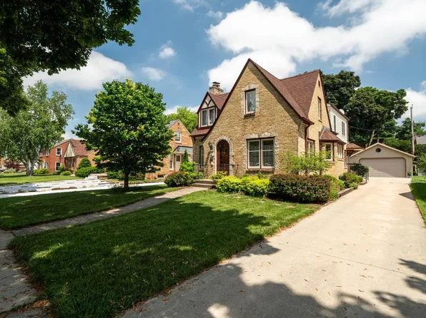 2630 North 91st STREET, Wauwatosa, WI 53226