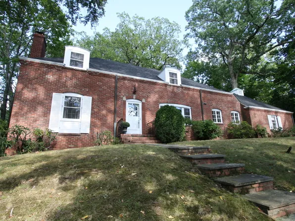 215 Summit Ave, Summit City, NJ 07901
