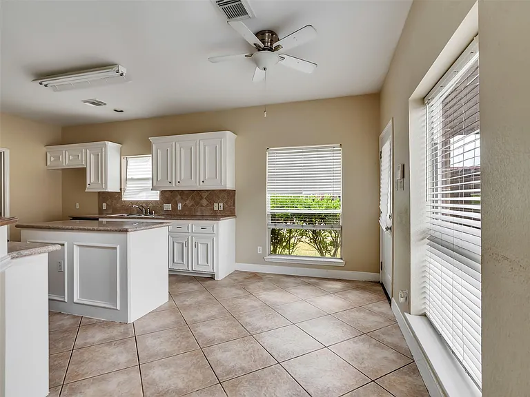 1803 Ripple Creek Dr — Photo 13