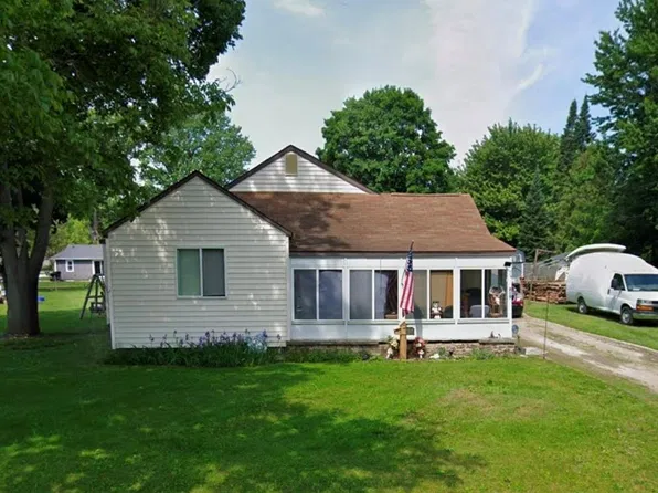 8185 Nixon Ave, Mount Morris, MI 48458