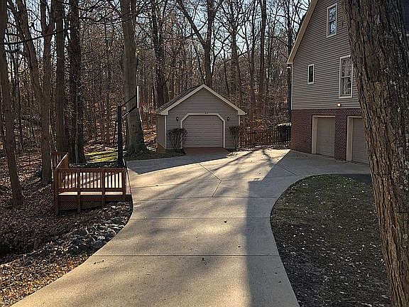 4th image of 5400 Dogwood Dr