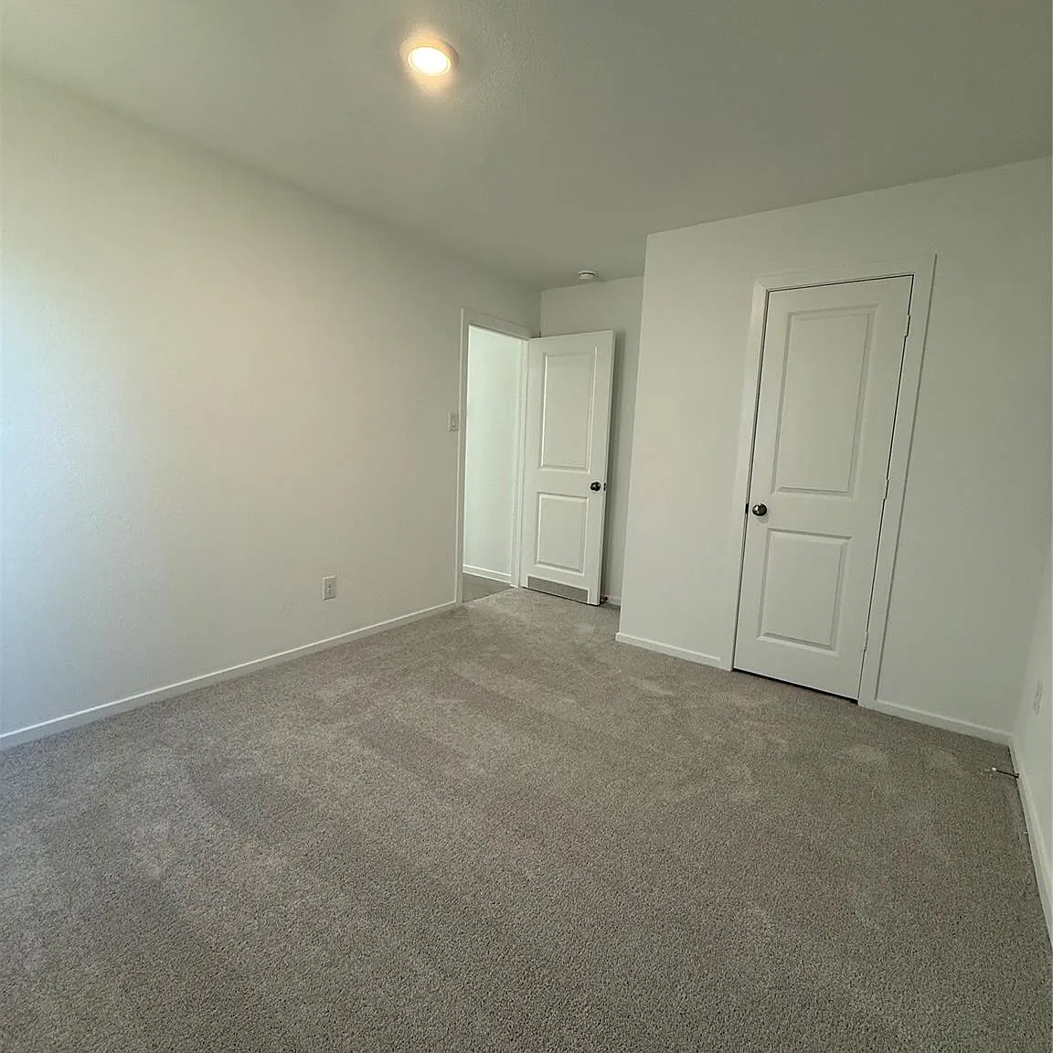 4 bed, 2.5 bath, 2039 sqft, $2,150 — Photo 4