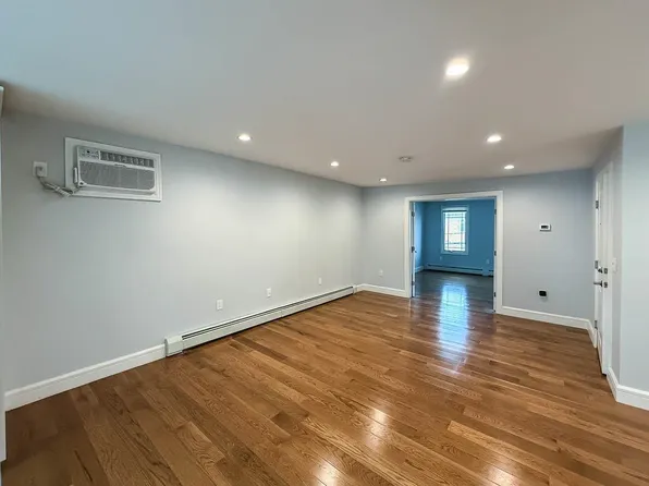 195 Hutton Street image 13 of 26