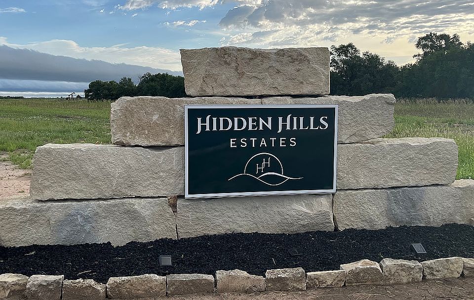 1st image of 1277 Hidden Hills Dr