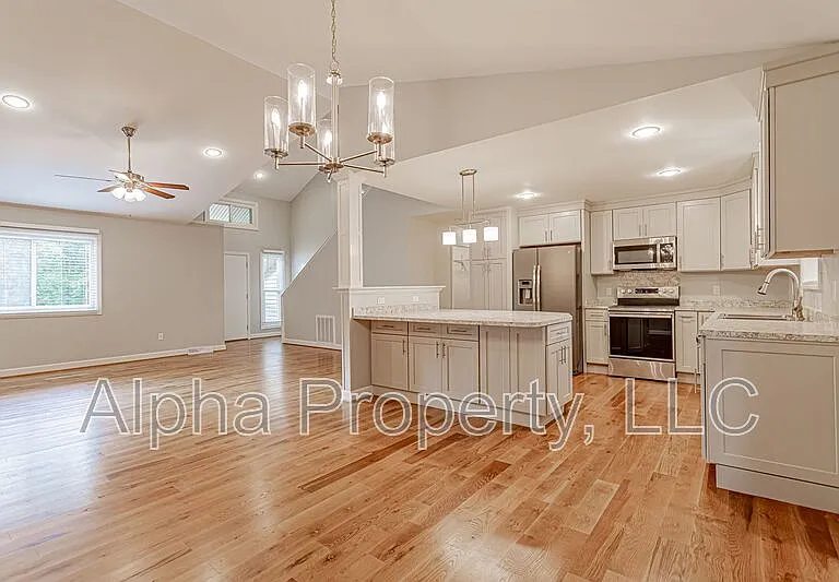 108 Duquesne Dr — Photo 7