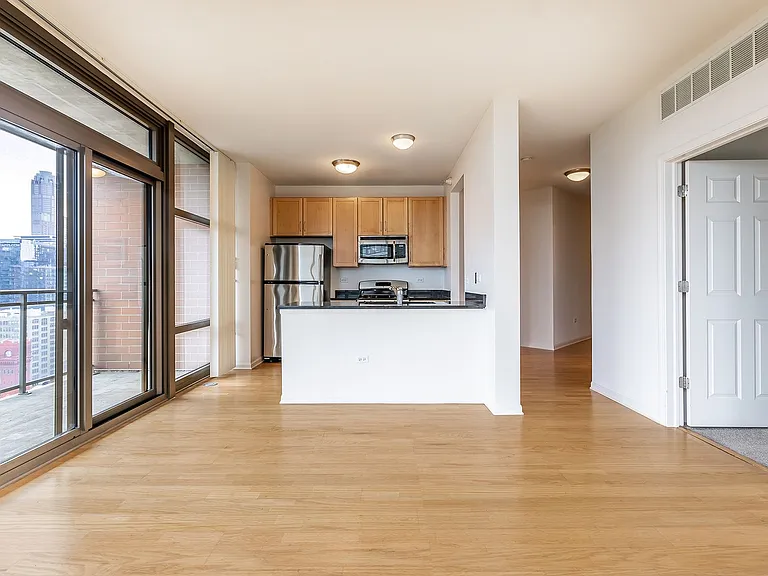 Astoria Tower — Photo 23