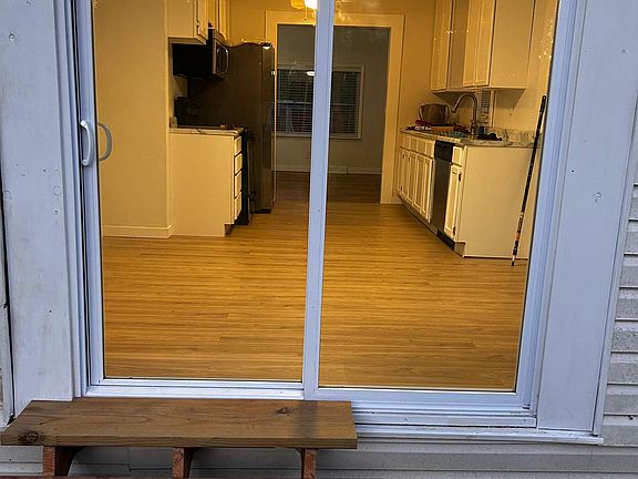 4th image of 207 Walton Dr