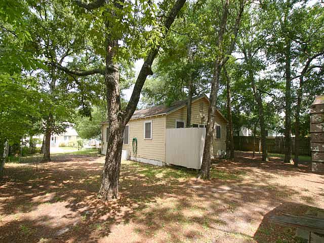 2nd image of 611 36th Ave S