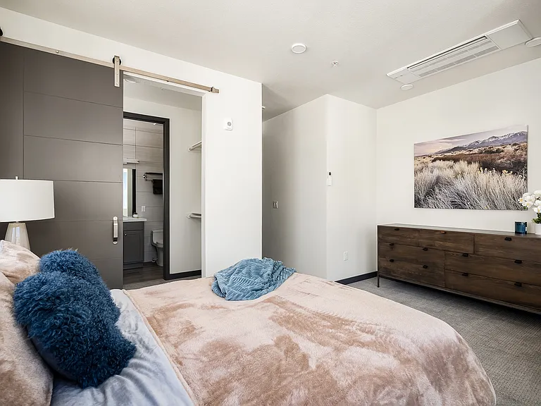 Grand Canyon Mews — Photo 30