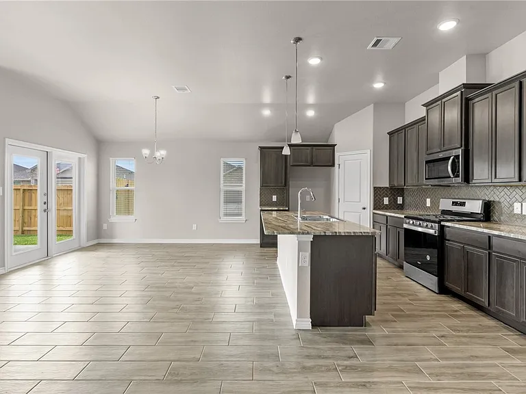 1353 Trent Park Ln — Photo 4