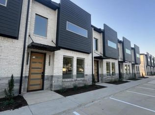 121 Post Oak Rd, Wills Pt, TX 75169