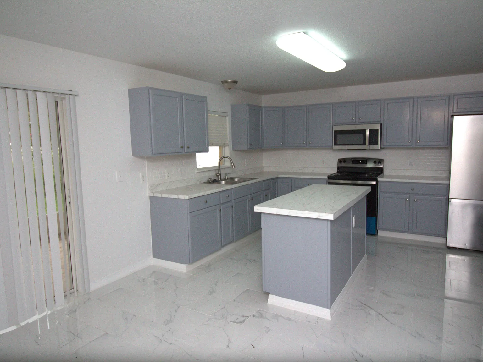 4 bed, 2.5 bath, 3160 sqft, $1,027 — Photo 4