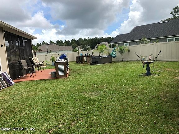 4th image of 382 NORTHSIDE Drive S