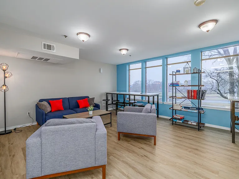 McGowan Flats Apartments — Photo 7