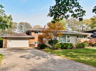 4 W Sunset Rd, Mount Prospect, IL 60056