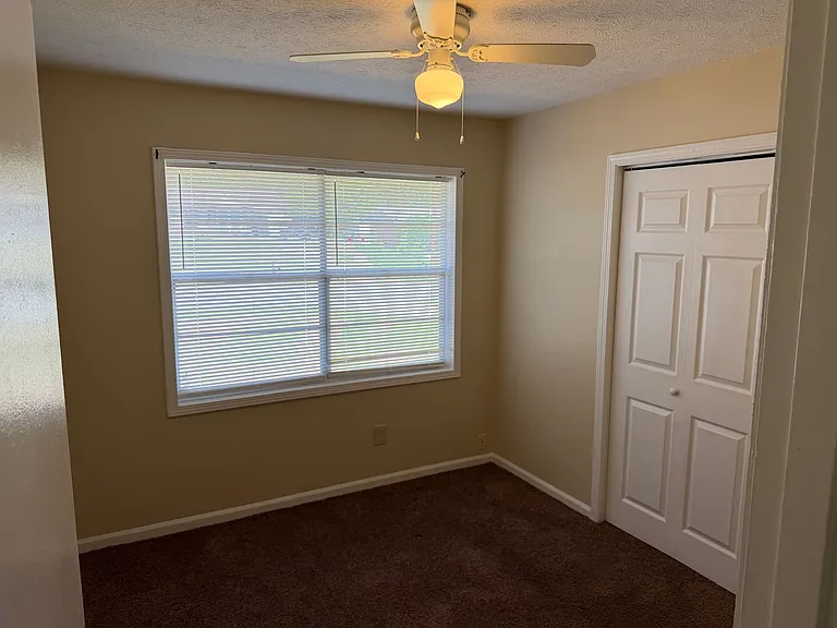 410 Columbia Dr — Photo 7