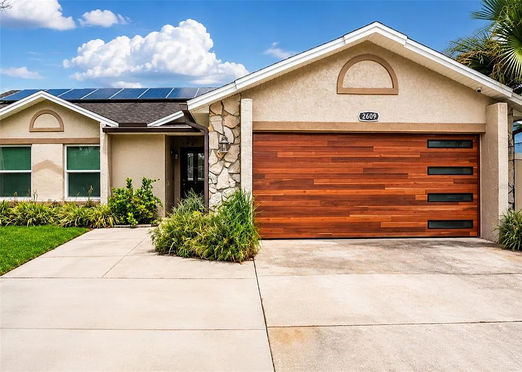 3 bed, 2.0 bath, 1280 sqft, $2,450 — Photo 4