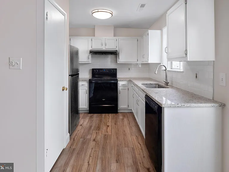 191 Jonathan Dayton Ct — Photo 9