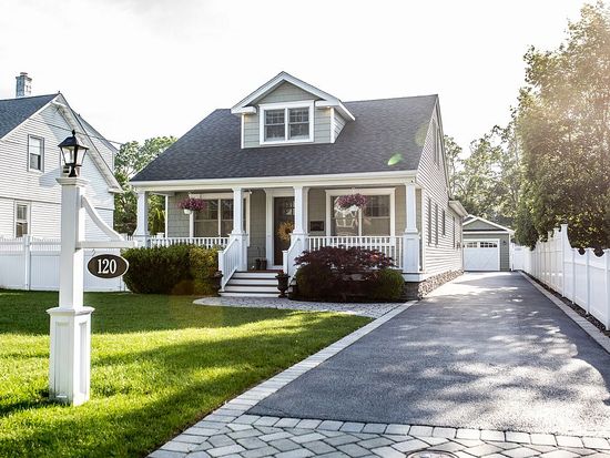 120 Rollstone Ave West Sayville Ny 11796 Zillow