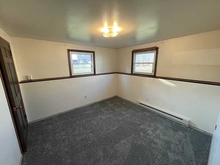 703 W Gruenwald Ave #LOWER — Photo 5